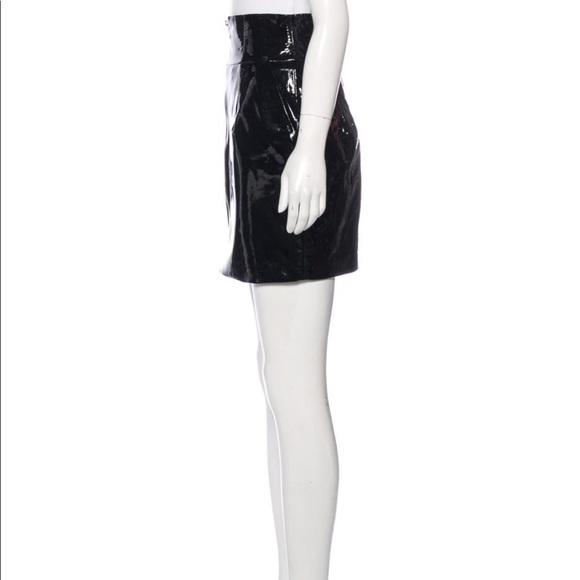 Patent leather mini skirt - Picture 2 of 4